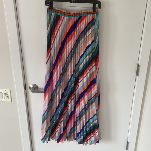 H&M multicolored pleated maxi skirt - 8 - Picture 7 of 7